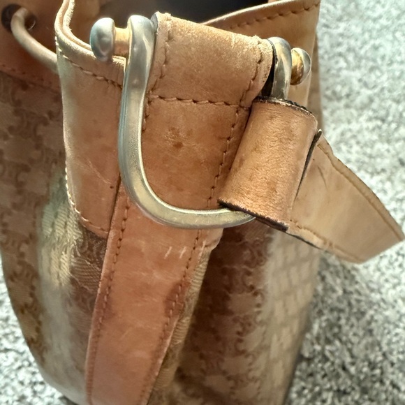 💎VINTAGE 💎AUTHENTIC Celine Macadam Triomphe canvas and leather bucket bag. - Picture 7 of 15